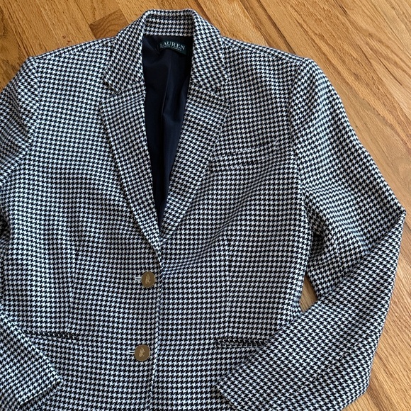 Lauren Ralph Lauren Jackets & Blazers - RALPH LAUREN Black and White Houndstooth Lined Gold Button Blazer, Size 10